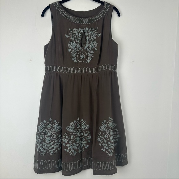 Nanette Lepore Dress Size 12 Gray/Brown Embroidered Silk Cut Out Floral - Picture 1 of 9
